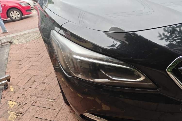 Used Buick LaCrosse 2018 28T Luxury Model Right Front Headlight