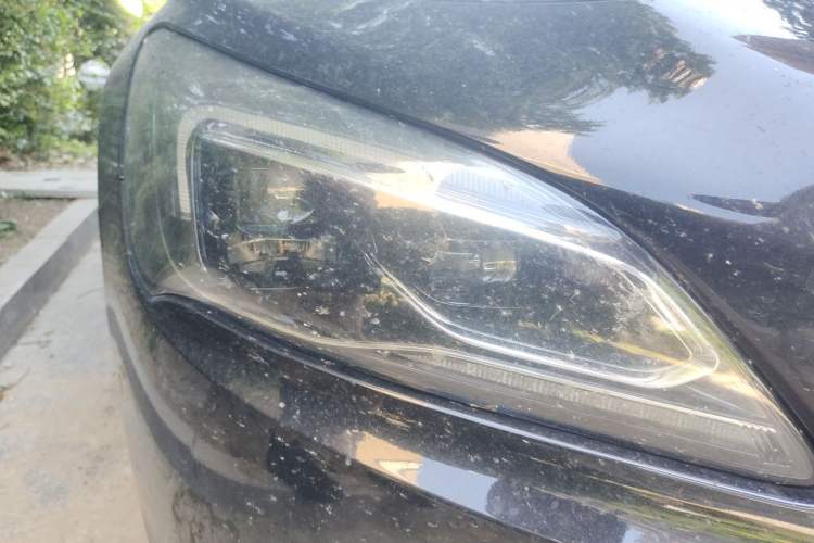 Used Buick LaCrosse 2018 28T Elite Edition Right Front Headlight