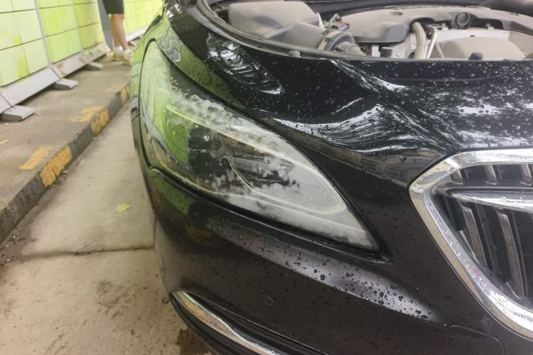 Used Buick LaCrosse 2018 28T Elite Edition Right Front Headlight