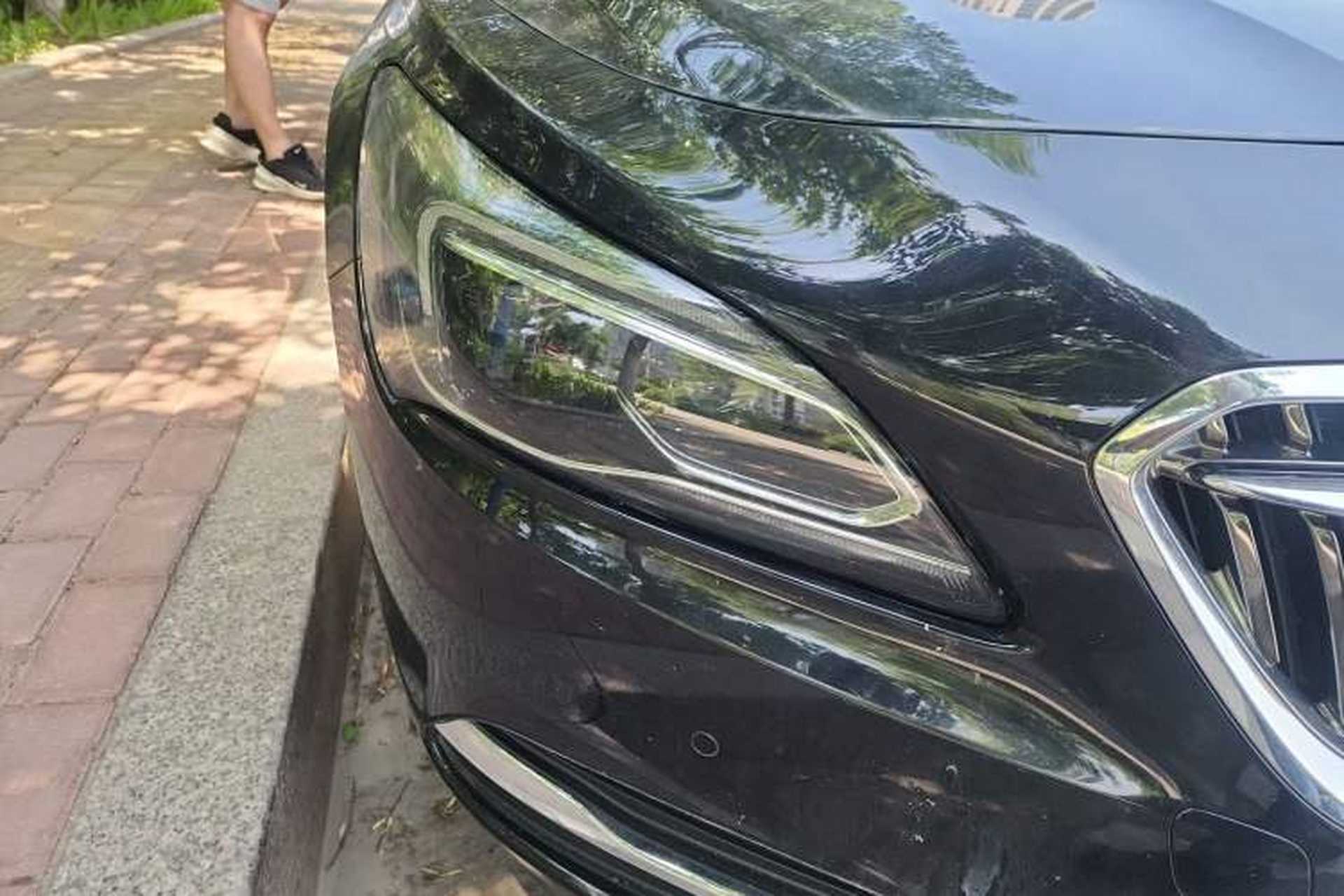 Used Buick LaCrosse 2018 28T Elite Edition Right Front Headlight