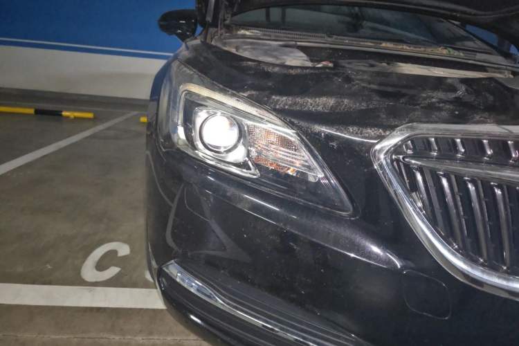 Used Buick LaCrosse 2018 20T Elite Edition Right Front Headlight