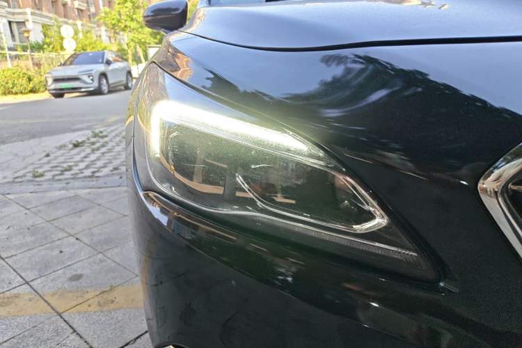 Used Buick LaCrosse 2018 20T Elite Edition Right Front Headlight