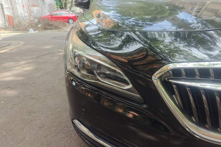 Used Buick LaCrosse 2018 20T Luxury Model Right Front Headlight