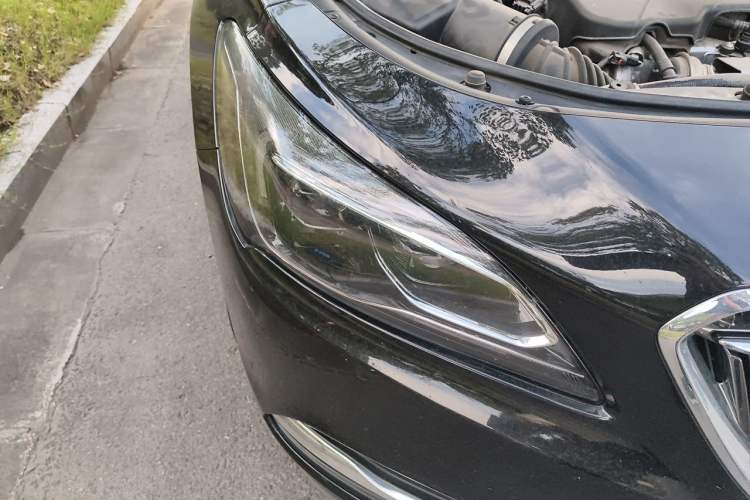 Used Buick LaCrosse 2018 20T Elite Edition Right Front Headlight