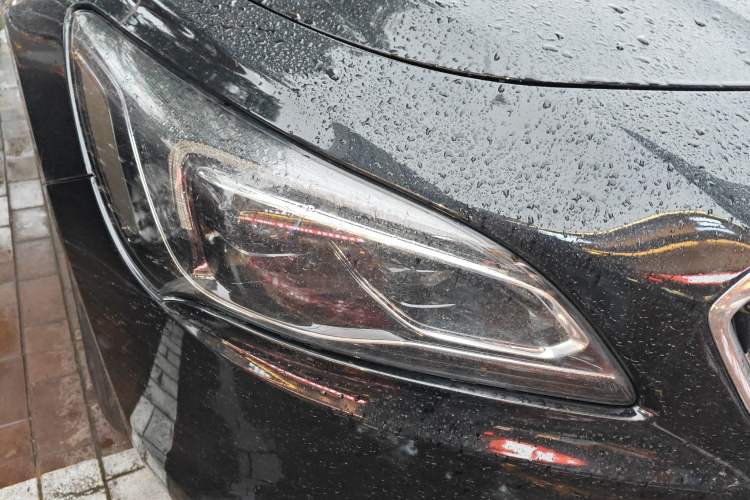 Used Buick LaCrosse 2018 30H Elite Edition Right Front Headlight