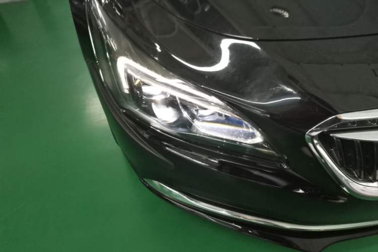 Used Buick LaCrosse 2018 30H Elite Edition Right Front Headlight