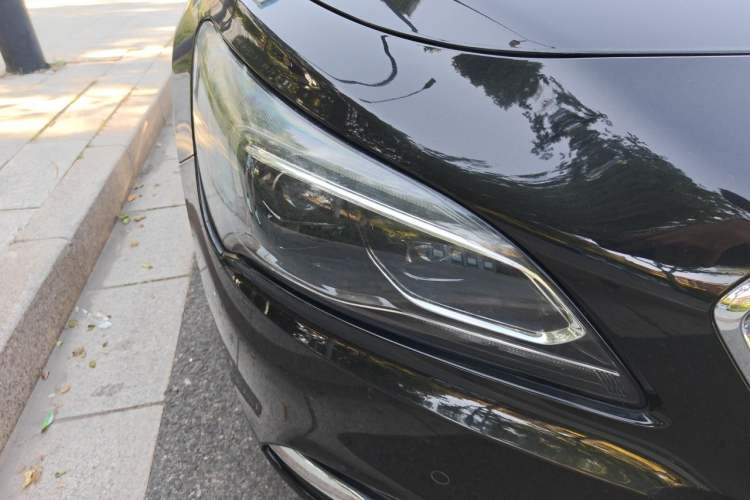 Used Buick LaCrosse 2018 20T Luxury Model Right Front Headlight
