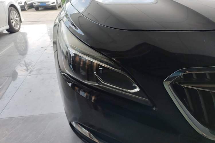 Used Buick LaCrosse 2018 20T Elite Edition Right Front Headlight