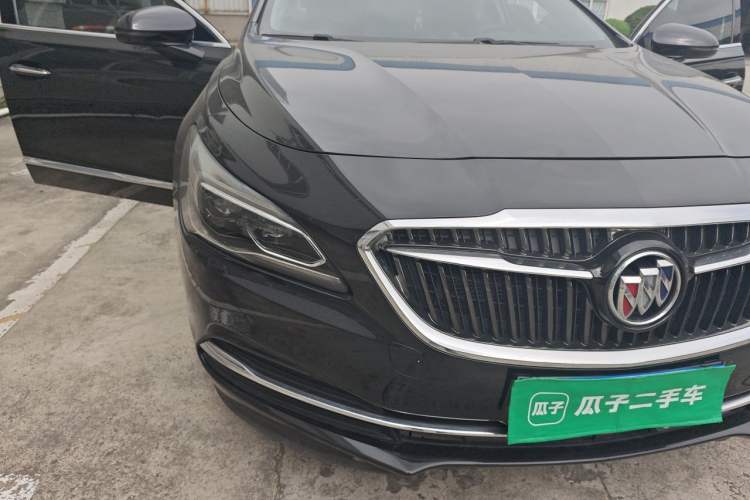 Used Buick LaCrosse 2018 20T Elite Edition Right Front Headlight