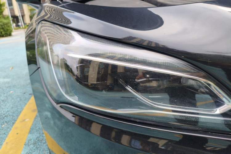Used Buick LaCrosse 2018 30H Elite Edition Right Front Headlight