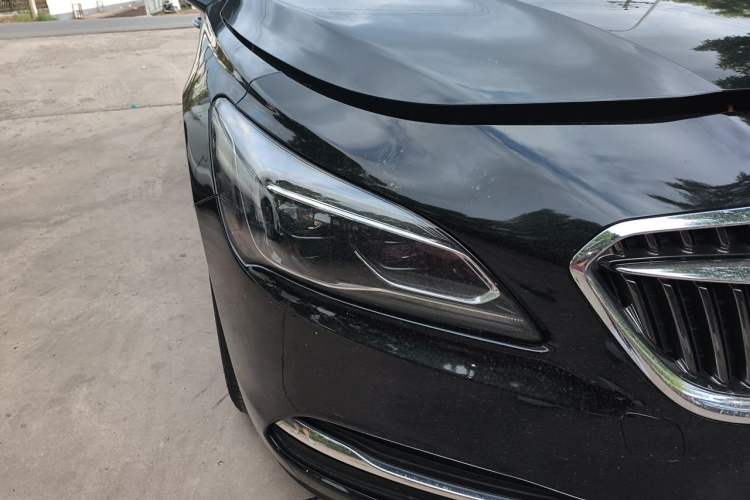 Used Buick LaCrosse 2018 20T Luxury Model Right Front Headlight