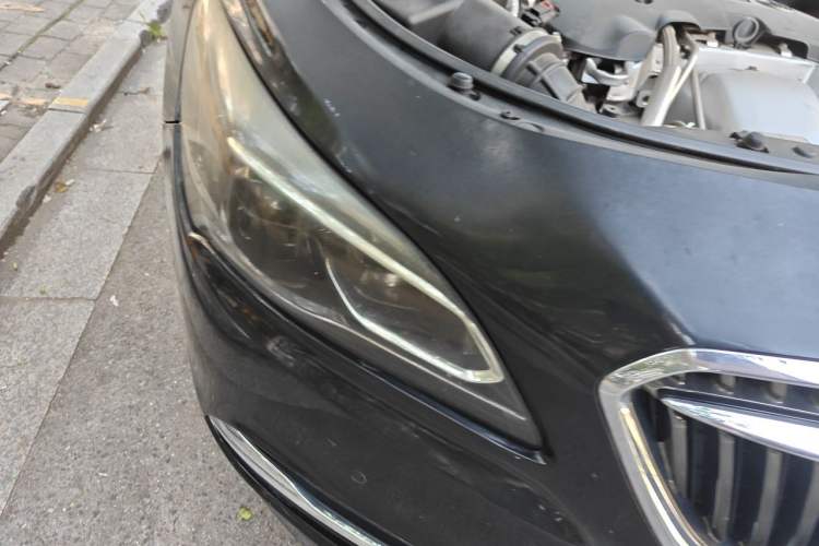 Used Buick LaCrosse 2018 28T Elite Edition Right Front Headlight