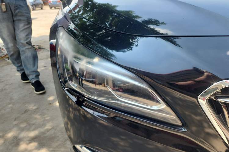 Used Buick LaCrosse 2018 20T Elite Edition Right Front Headlight
