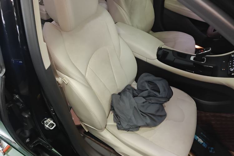 Used Buick LaCrosse 2018 30H Elite Edition Right Front Seat
