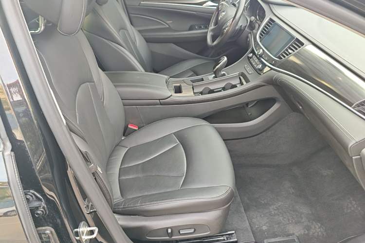 Used Buick LaCrosse 2018 20T Elite Edition Right Front Seat