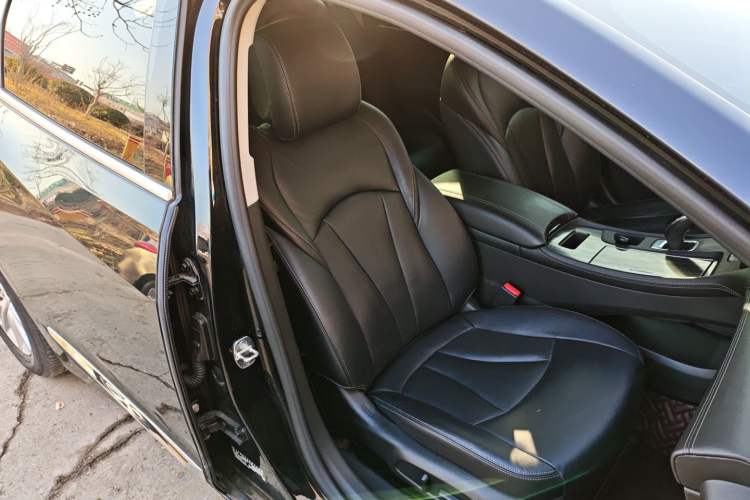 Used Buick LaCrosse 2018 20T Elite Edition Right Front Seat