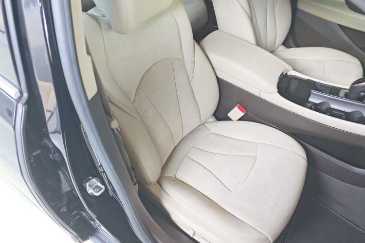 Used Buick LaCrosse 2018 30H Elite Edition Right Front Seat