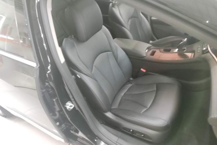 Used Buick LaCrosse 2018 20T Elite Edition Right Front Seat