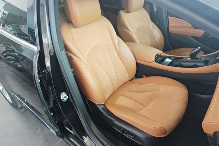 Used Buick LaCrosse 2018 28T Elite Edition Right Front Seat