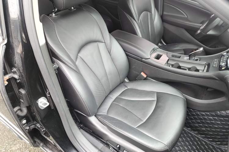 Used Buick LaCrosse 2018 20T Elite Edition Right Front Seat