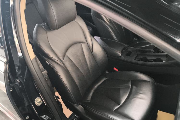 Used Buick LaCrosse 2018 20T Elite Edition Right Front Seat