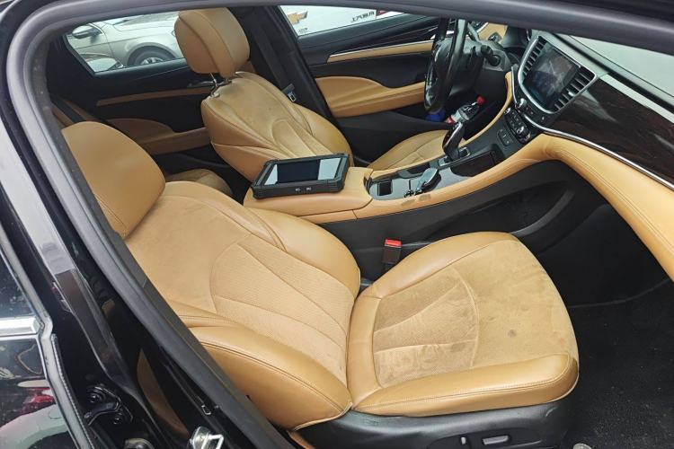 Used Buick LaCrosse 2018 28T Elite Edition Right Front Seat