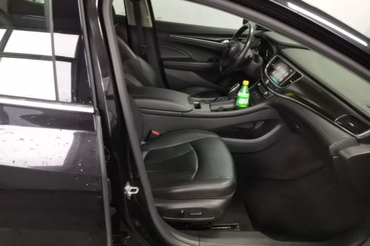Used Buick LaCrosse 2018 20T Elite Edition Right Front Seat