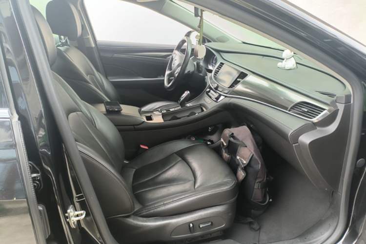 Used Buick LaCrosse 2018 20T Elite Edition Right Front Seat