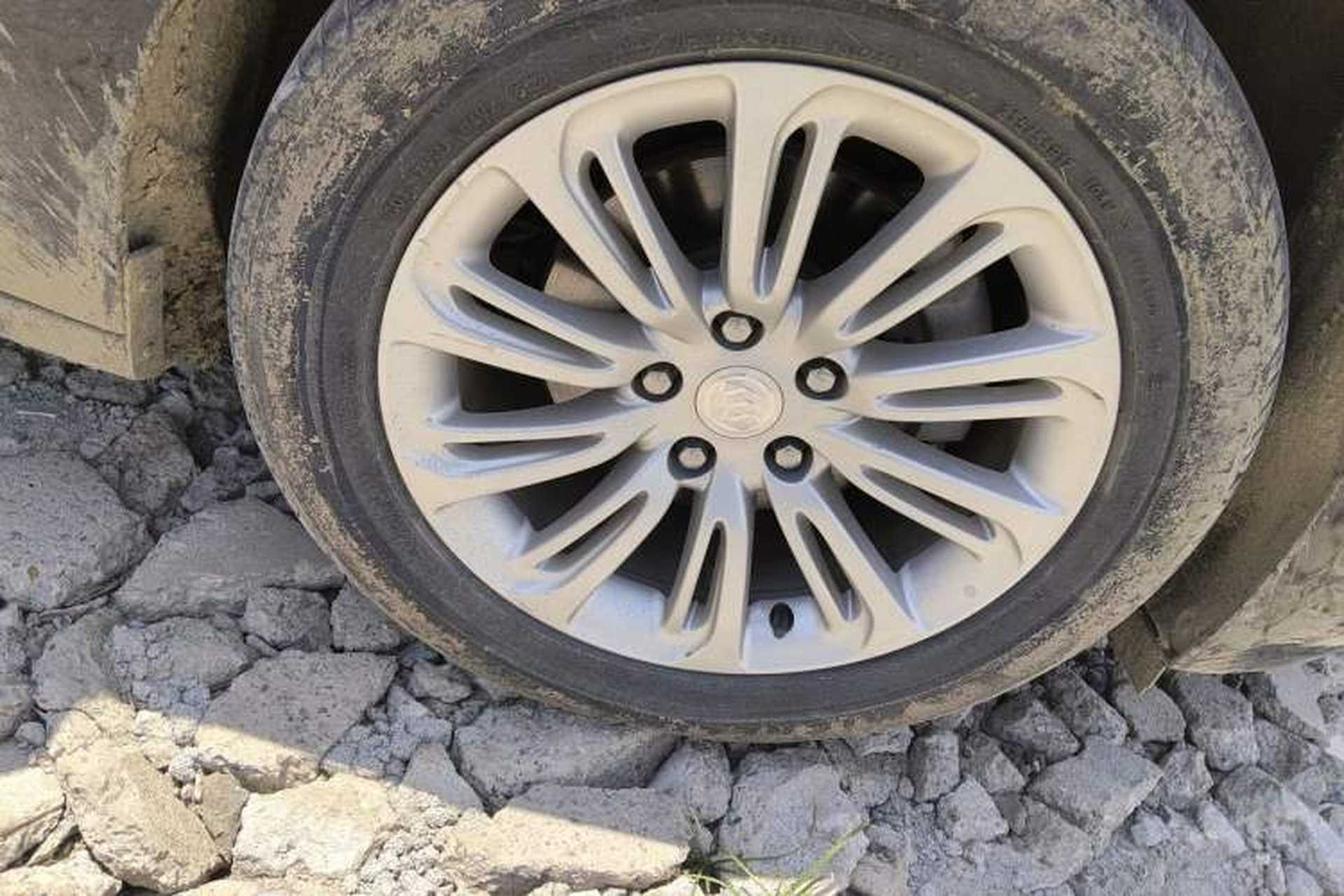 Used Buick LaCrosse 2018 20T Elite Edition Right Front Wheel Hub