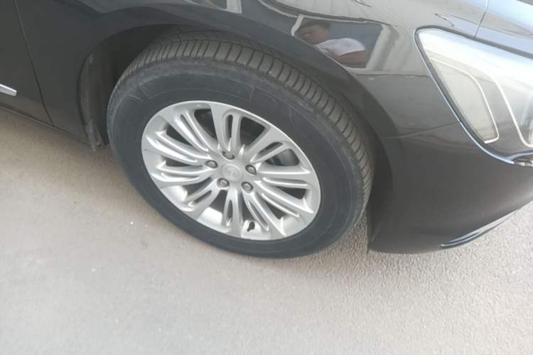 Used Buick LaCrosse 2018 20T Elite Edition Right Front Wheel Hub