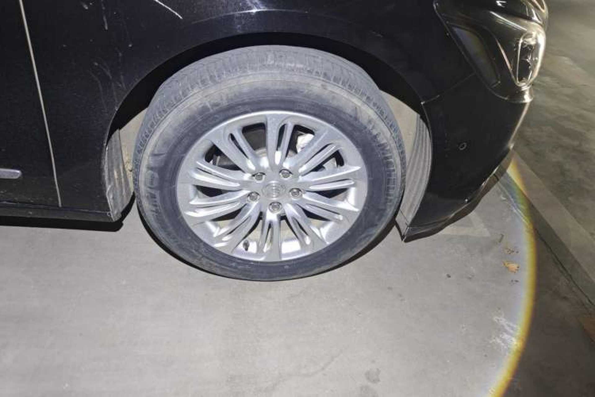 Used Buick LaCrosse 2018 20T Luxury Model Right Front Wheel Hub