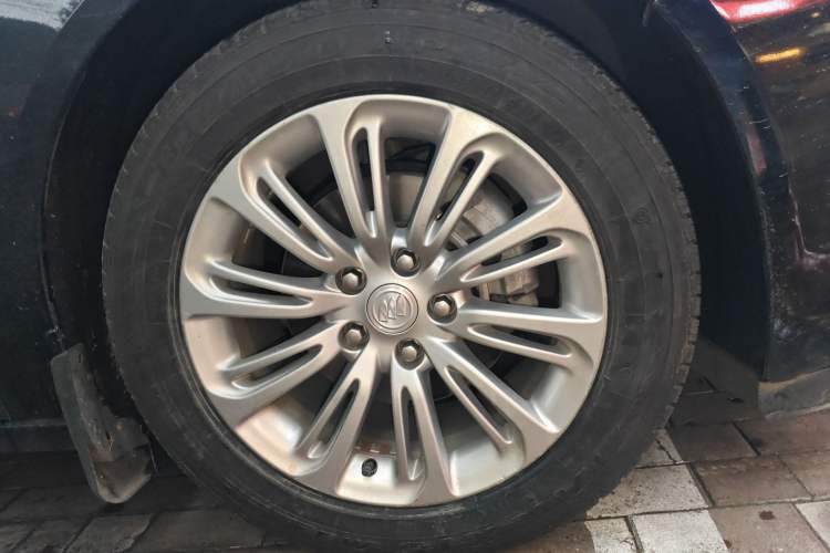 Used Buick LaCrosse 2018 30H Elite Edition Right Front Wheel Hub