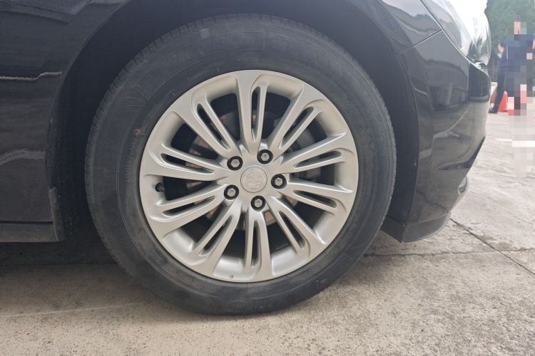 Used Buick LaCrosse 2018 20T Elite Edition Right Front Wheel Hub