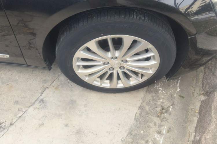 Used Buick LaCrosse 2018 28T Elite Edition Right Front Wheel Hub