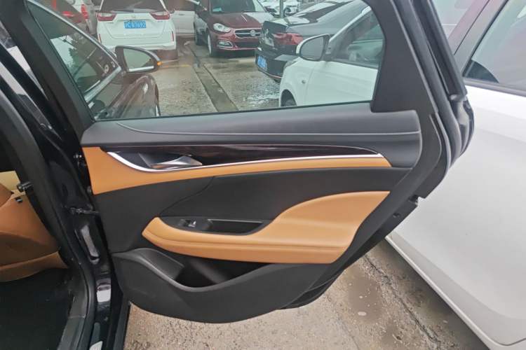 Used Buick LaCrosse 2018 28T Elite Edition Right Rear Door Interior