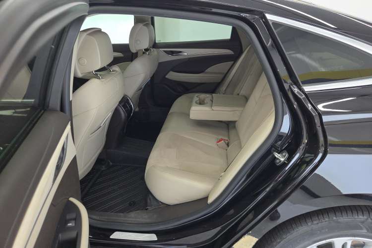 Used Buick LaCrosse 2018 30H Elite Edition Right Rear Seat