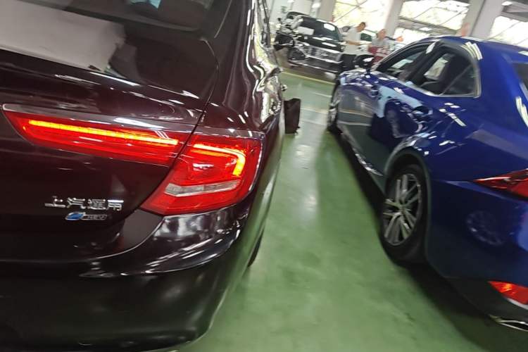 Used Buick LaCrosse 2018 30H Elite Edition Right Rear Taillight
