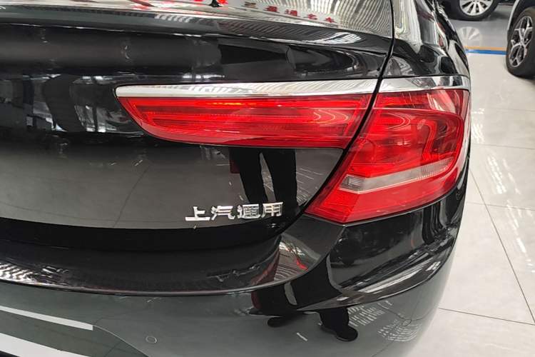 Used Buick LaCrosse 2018 28T Elite Edition Right Rear Taillight