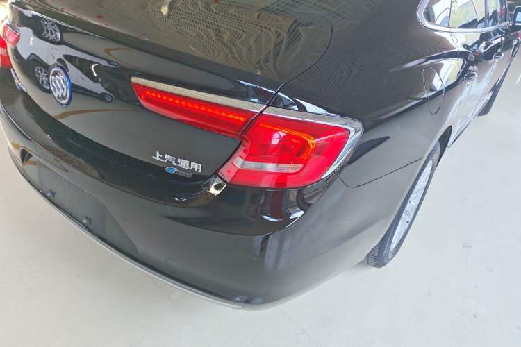 Used Buick LaCrosse 2018 30H Elite Edition Right Rear Taillight