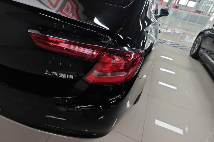 Used Buick LaCrosse 2018 20T Luxury Model Right Rear Taillight