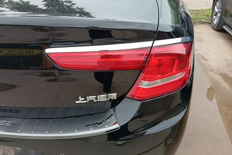 Used Buick LaCrosse 2018 20T Luxury Model Right Rear Taillight