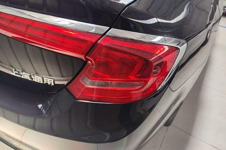 Used Buick LaCrosse 2018 28T Elite Edition Right Rear Taillight
