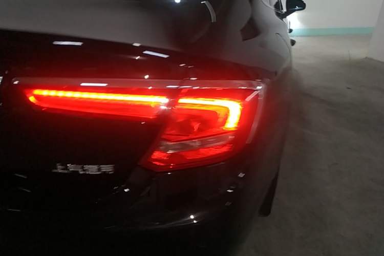 Used Buick LaCrosse 2018 20T Leading Model Right Rear Taillight