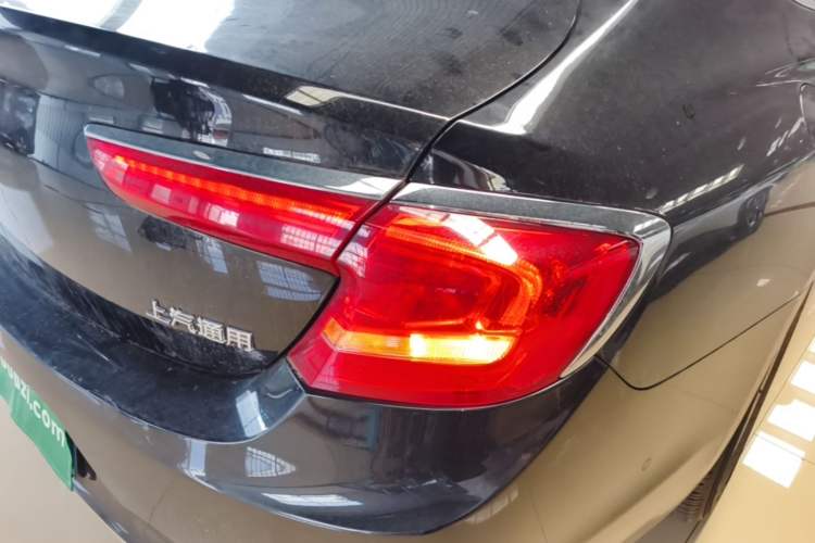 Used Buick LaCrosse 2018 20T Luxury Model Right Rear Taillight