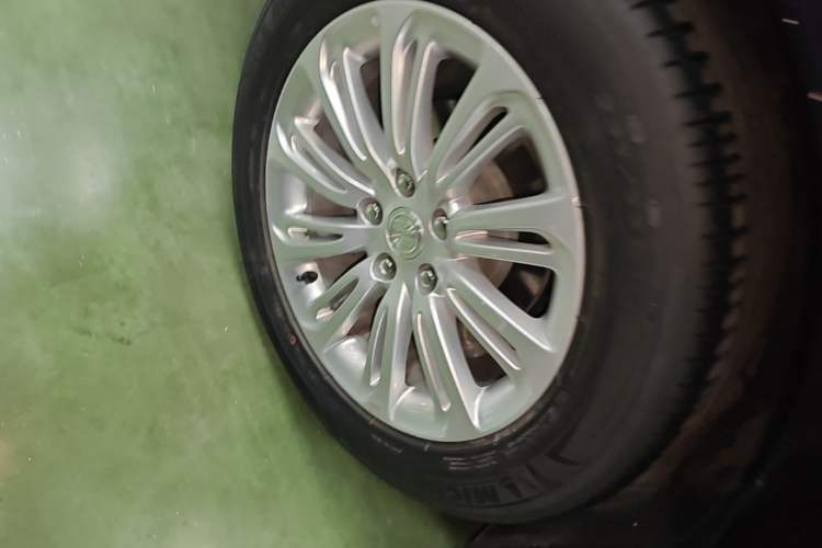 Used Buick LaCrosse 2018 30H Elite Edition Right Rear Wheel Hub