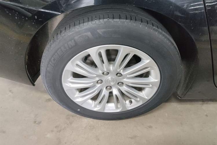Used Buick LaCrosse 2018 20T Luxury Model Right Rear Wheel Hub