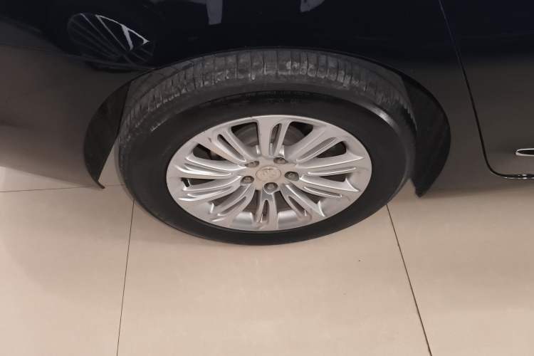Used Buick LaCrosse 2018 20T Luxury Model Right Rear Wheel Hub
