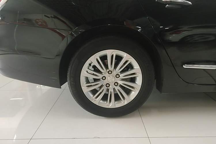 Used Buick LaCrosse 2018 20T Elite Edition Right Rear Wheel Hub