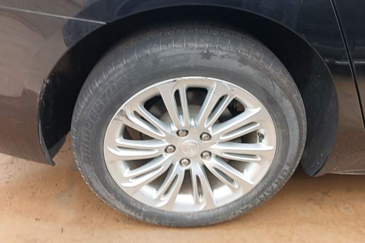 Used Buick LaCrosse 2018 20T Luxury Model Right Rear Wheel Hub