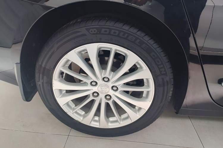 Used Buick LaCrosse 2018 28T Elite Edition Right Rear Wheel Hub